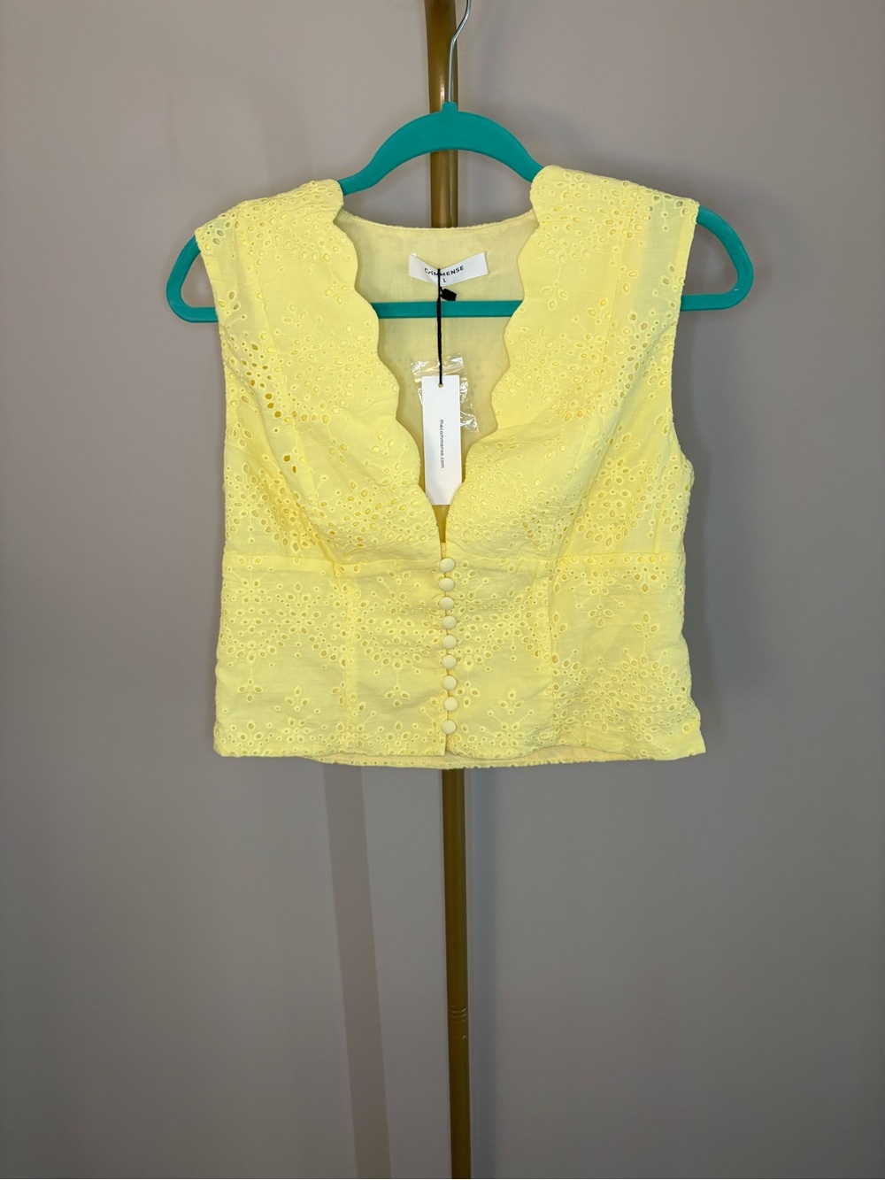 COMMENSE Scalloped Neckline Button-Front Eyelet Crop Top Vest